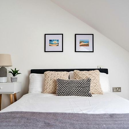 Finest Retreats - Tolcarne Stay - Luxury Newquay Apartment エクステリア 写真